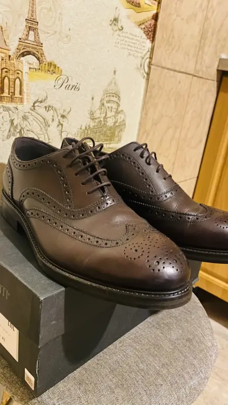 Туфли ZARA MAN размер 43, длина по стопе 275-280 мм, цвет коричневый.