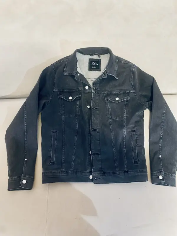 Джинсовка ZARA размер XL, цвет графит, в хорошем состоянии