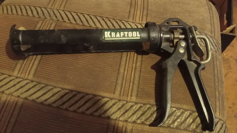 Пистолет для силикона