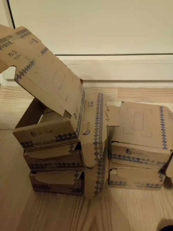 Картонные коробки для посылок 13шт за все 5руб