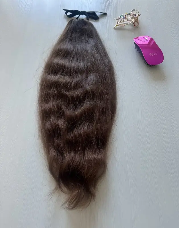 Шиньон (хвост) из натуральных волос.