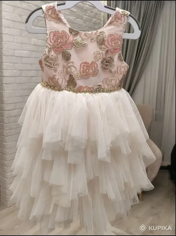 Платье нарядное